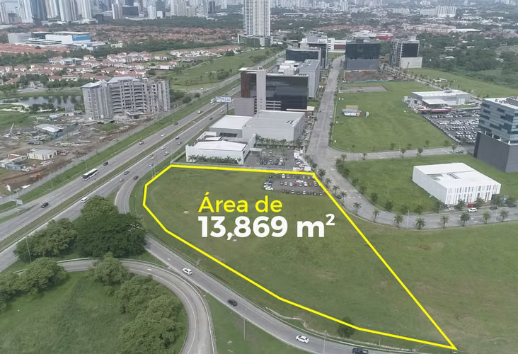 Terreno en Santa María Business District - Imagen 1