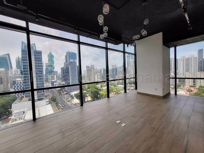 Oficina Comercial en Alquiler en Calle 50 JG