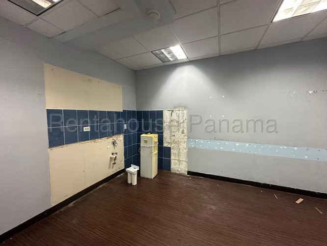 Oficina Comercial en Alquiler enObarrio JG