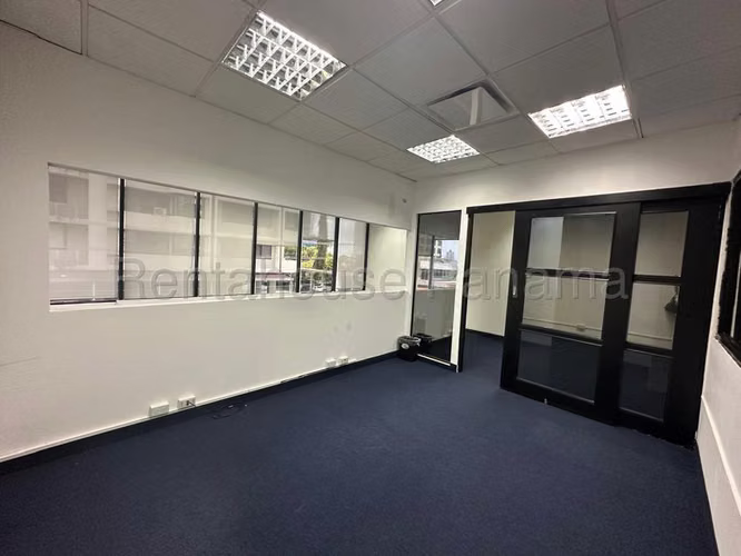 Oficina Comercial en Alquiler enObarrio JG