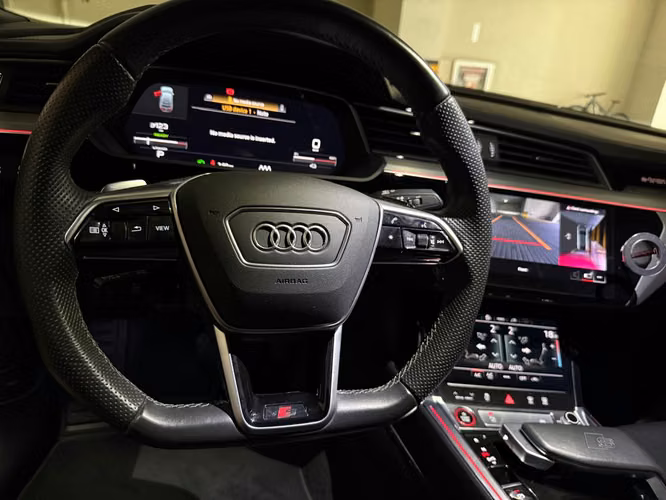 Audi e-tron S Sportback S Eléctrico | 400 autonomia | 500 HP | 4.5s de 0-100KM/H