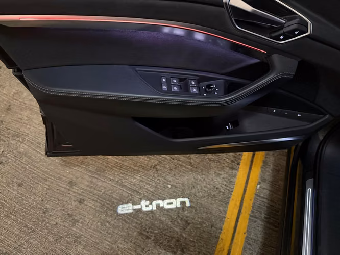 Audi e-tron S Sportback S Eléctrico | 400 autonomia | 500 HP | 4.5s de 0-100KM/H