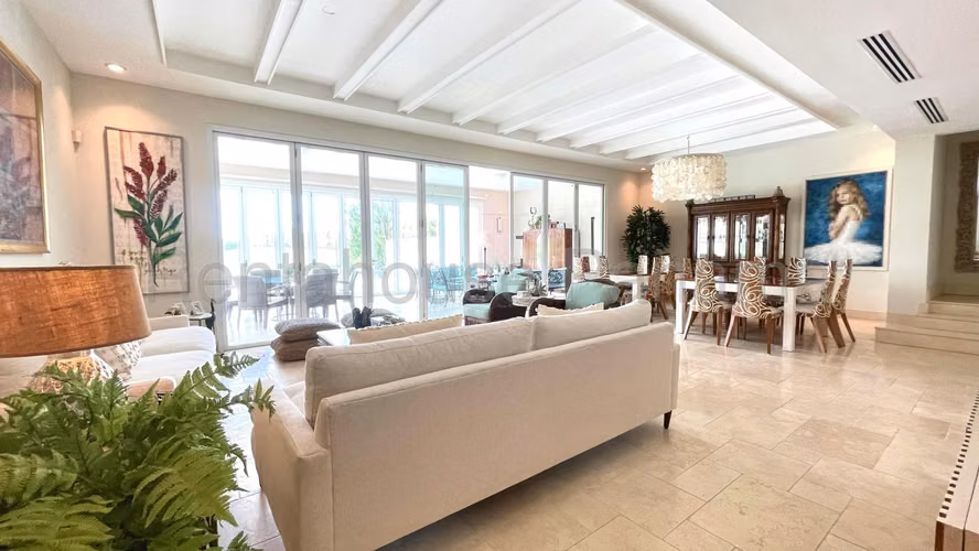 Venta de lujosa casa de playa de 566m² full amoblada en Buenaventura 25JSS8255