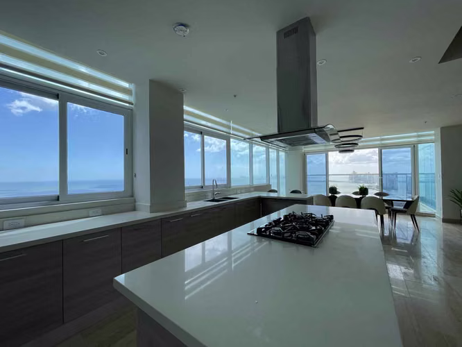Penthouse Dúplex Amoblado en The Regent, Costa del Este – 217 m²