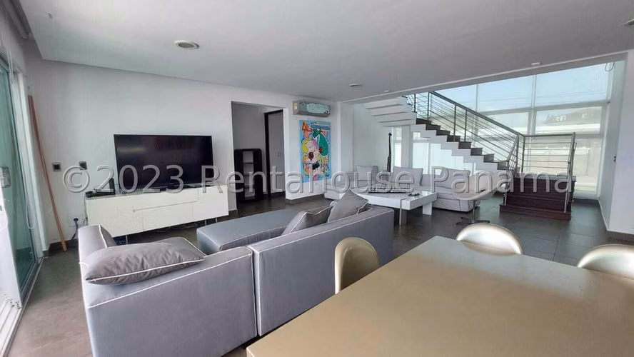 Venta de hermosa casa de 2 niveles de 750m² frente al mar en Gorgona - Chame 26JSS5699