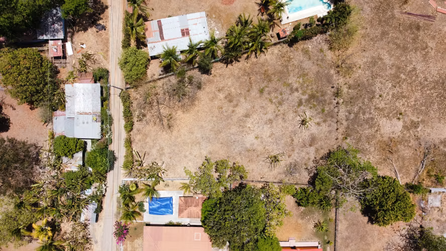  Terreno a pasos de la playa en Gorgona – listo para construir 
