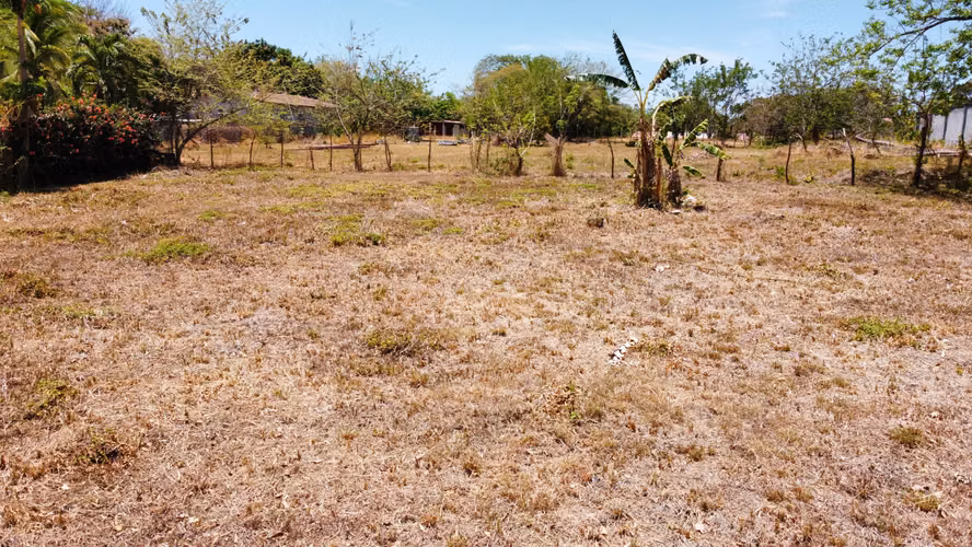  Terreno a pasos de la playa en Gorgona – listo para construir 