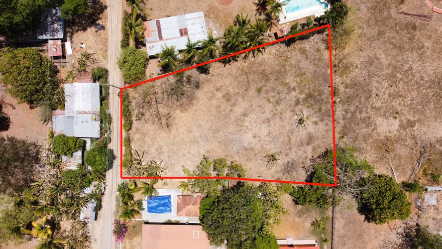  Terreno a pasos de la playa en Gorgona – listo para construir 