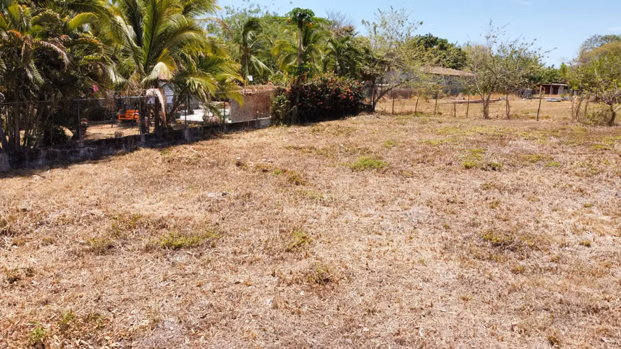  Terreno a pasos de la playa en Gorgona – listo para construir 