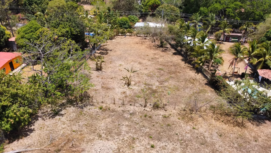  Terreno a pasos de la playa en Gorgona – listo para construir 