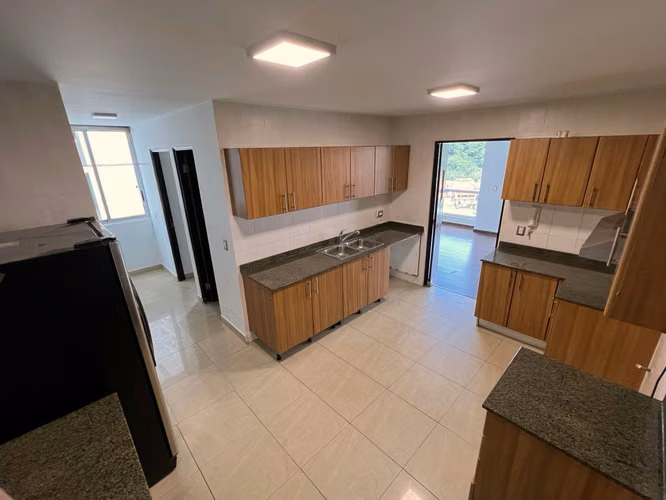 $230,000 EN VILLA DE LAS FUENTES BETANIA VENDO APARTAMENTO DE 3 RECAMARAS DE 182 MTS2 PB - Imagen 3