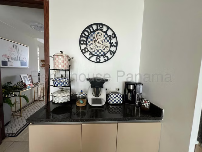 Se Vende Apartamento en Costa del Este LA26-7129