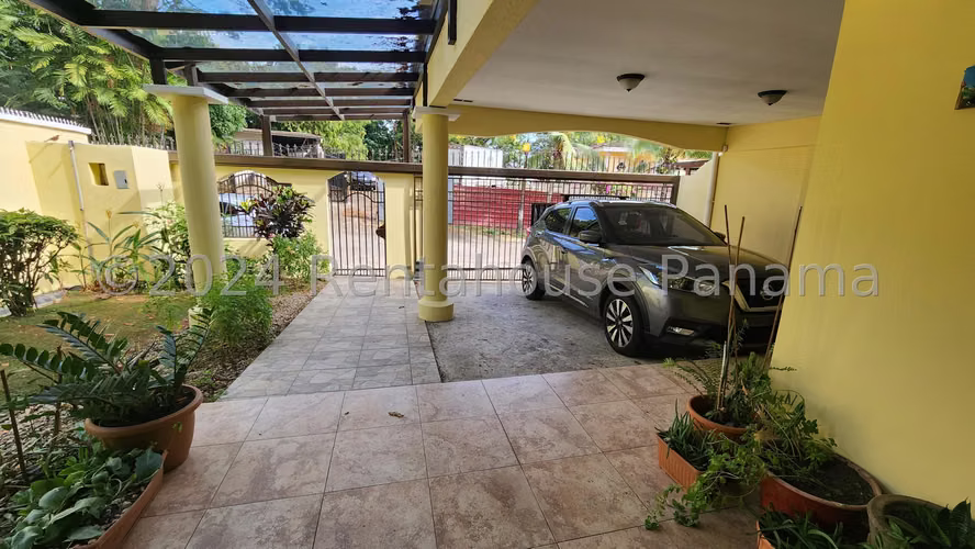 Se Vende Casa en Ancon LA26-7401