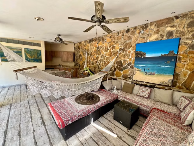Vive  rodeado de naturaleza: exclusiva residencia con piscina y privacidad total en Camino de Cruces