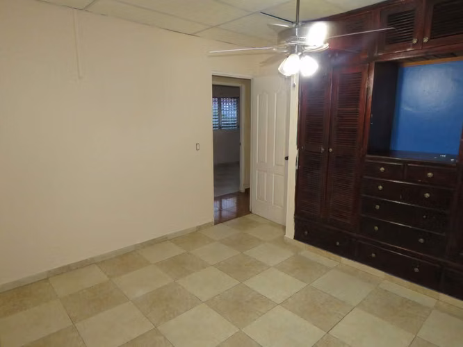 Casa en San Antonio Camino Real! Cerca del Metro y Centros Comerciales, Calle sin salida - Imagen 2