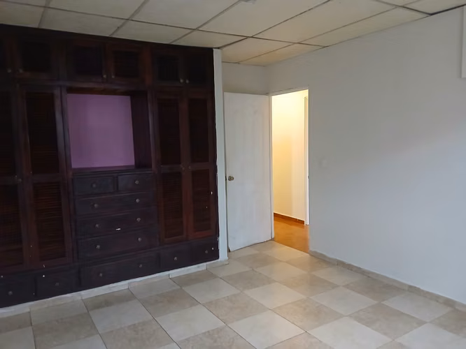 Casa en San Antonio Camino Real! Cerca del Metro y Centros Comerciales, Calle sin salida - Imagen 8