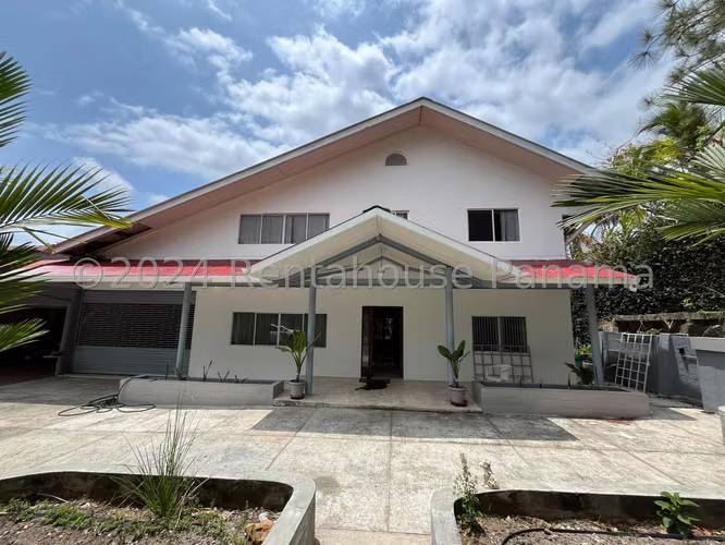 HOUSE FOR SALE IN LAS CUMBRES MCD24-8942