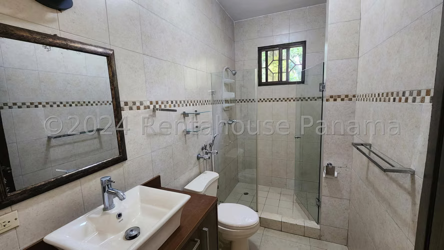 Venta de Amplia Casa en Ancon Mts2: 317 PD