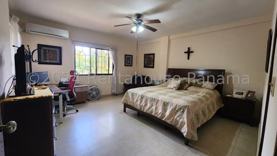 Venta de Amplia Casa en Ancon Mts2: 317 PD