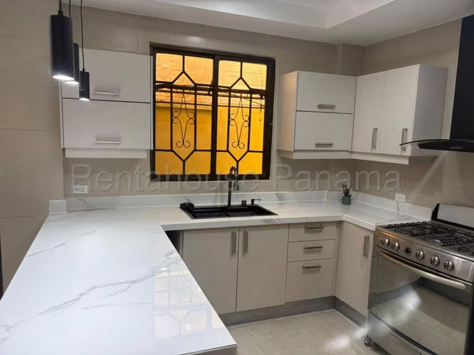 Venta de Amplia Casa en Ancon Mts2: 317 PD