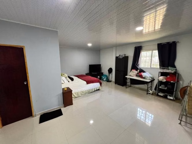 Venta de Casa con Amplio Terreno en Gorgona