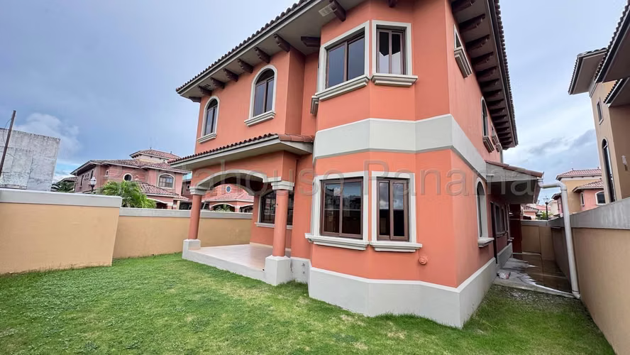 Venta de Casa en Costa Sur el Doral 26-6911 ANL
