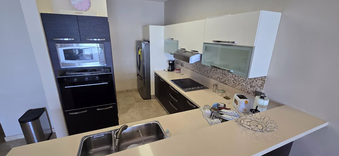 Vendo PH Vista del Mar remodelado en Av. Balboa de 1 recamara - Imagen 9