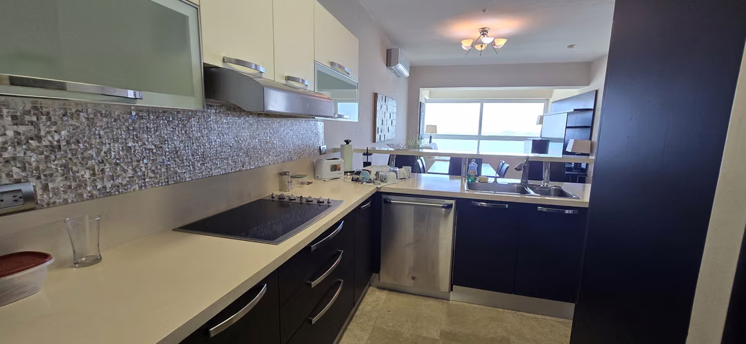 Vendo PH Vista del Mar remodelado en Av. Balboa de 1 recamara - Imagen 7