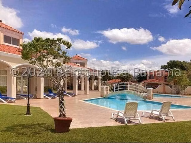 LGU-Venta de casa adosada (modelo ALBERIC) en Costa Sur, Villa Valencia.