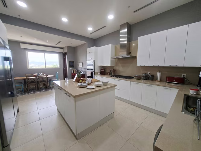 THE RESERVE 470m2 $1,525,000 4 recs + CBE