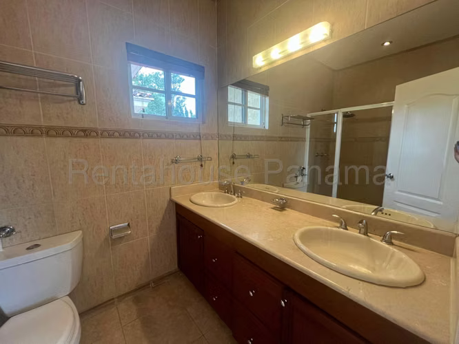 Casa En Venta En Costa del Este SYH