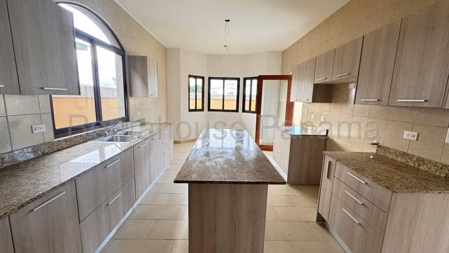Se Vende Casa en Costa Sur YDU
