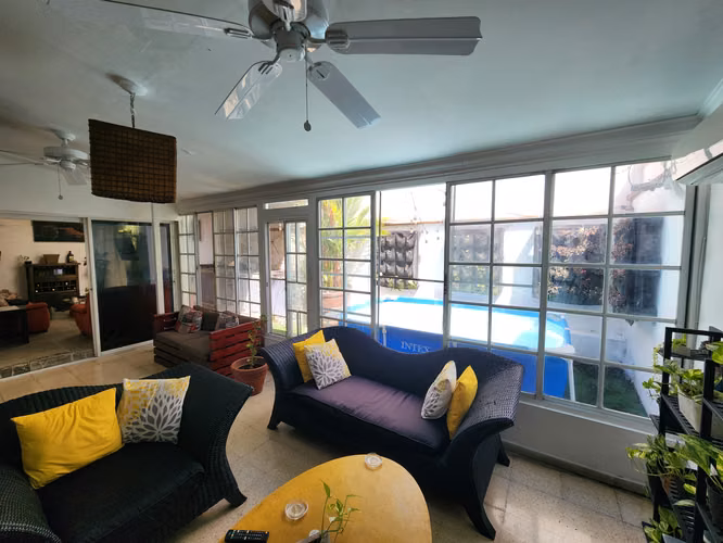 Venta de Casa en Altos de Panamá con Terraza y Excelente Ubicación