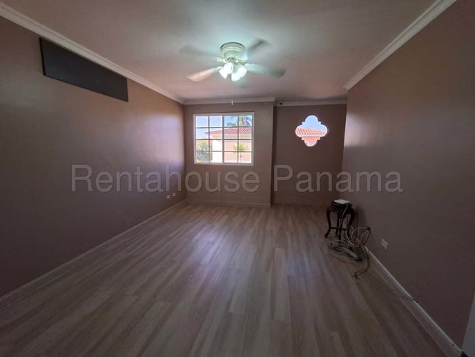 Casa en venta en Costa Sur EH