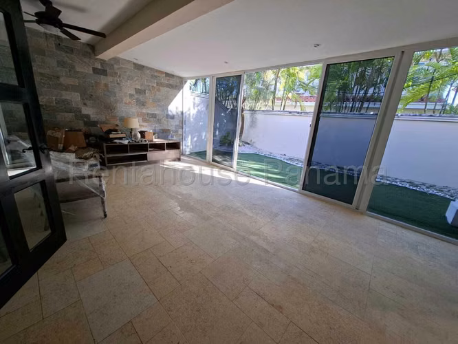 Venta de Amplia Casa en Costa Sur Villa Valencia Mts2: 275.78PD - Imagen 8