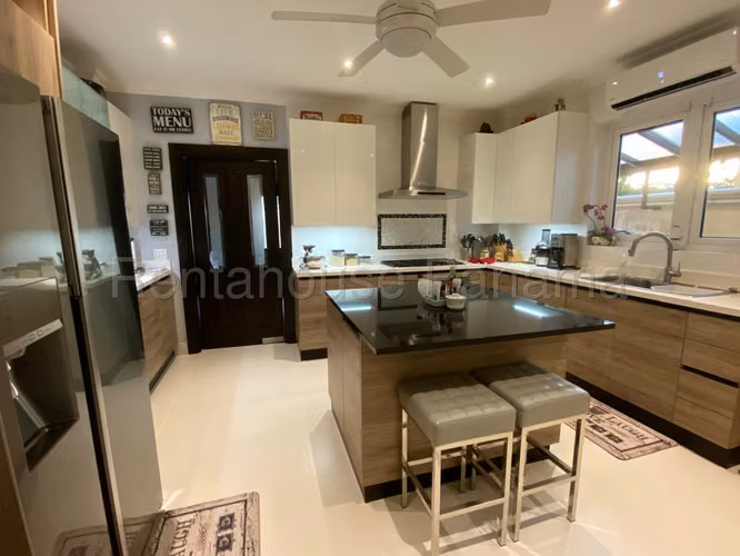Casa En Venta En Ancón SYH