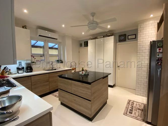 Casa En Venta En Ancón SYH