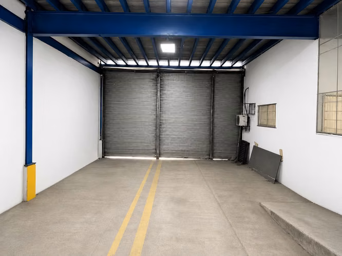 SE ALQUILA / VENDE BODEGA EN FRANCEFIELD ZONA LIBRE - Imagen 8