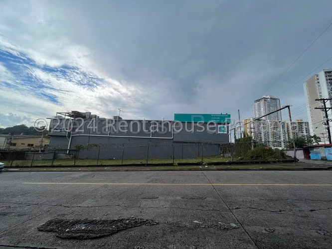 Terreno Comercial En Venta En Ricardo J. Alfaro SYH