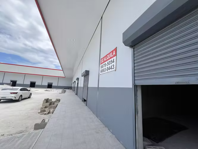 Locales comerciales en Altos de los Lagos, Colón