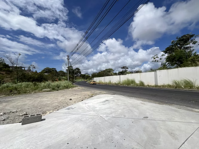 Locales comerciales en Altos de los Lagos, Colón