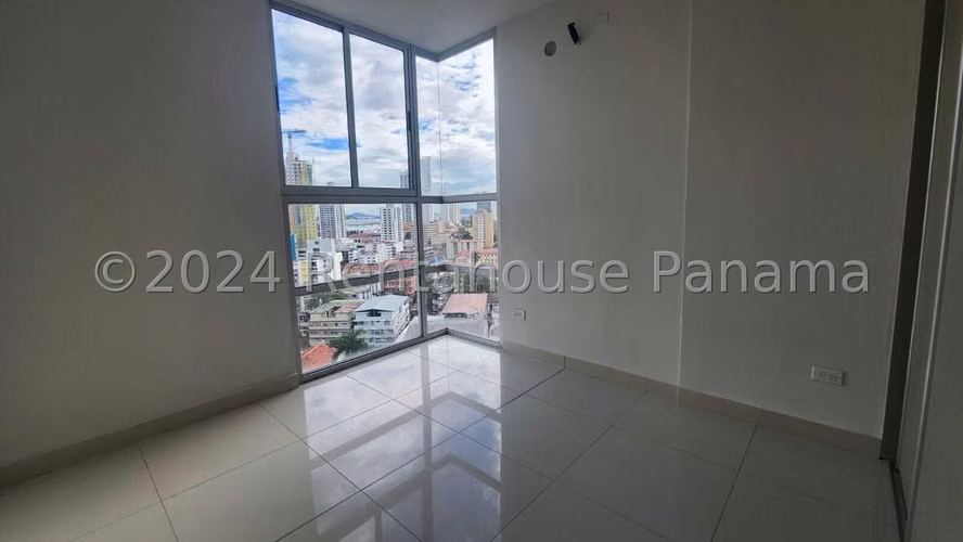 Se Vende Apartamento en Via España LA24-7048