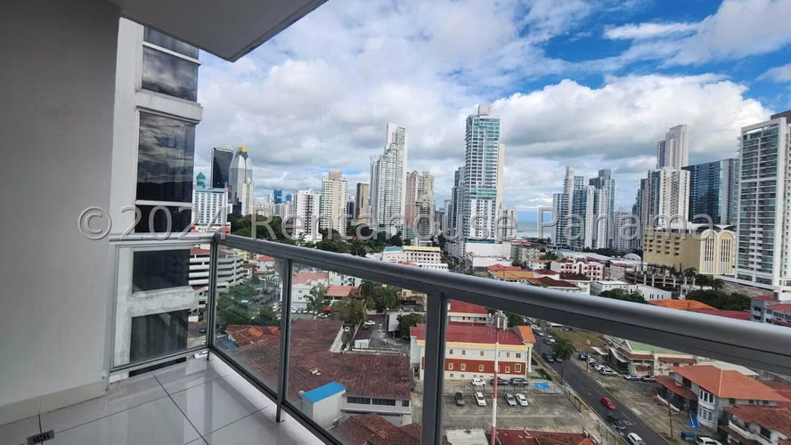 Se Vende Apartamento en Via España LA24-7048