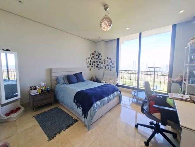 LA VISTA penthouse duplex 700m2 $2,200,000