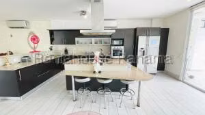 Alquiler de Casa con 554m2 en Costa Sur PH Costa Esmeralda 26-6865SR