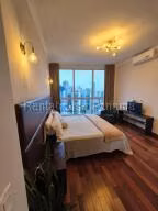 Alquiler de Apartamento con 97m2 en Obarrio PH Devono 26-7449SR