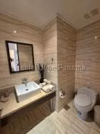 Alquiler de Apartamento con 97m2 en Obarrio PH Devono 26-7449SR