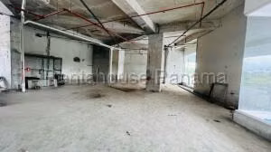 Venta de Local Comercial con 31m2 en Avenida Balboa PH The Sands 25-4611SR