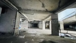 Venta de Local Comercial con 31m2 en Avenida Balboa PH The Sands 25-4611SR
