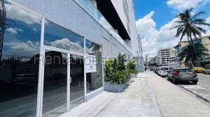 Venta de Local Comercial con 31m2 en Avenida Balboa PH The Sands 25-4611SR